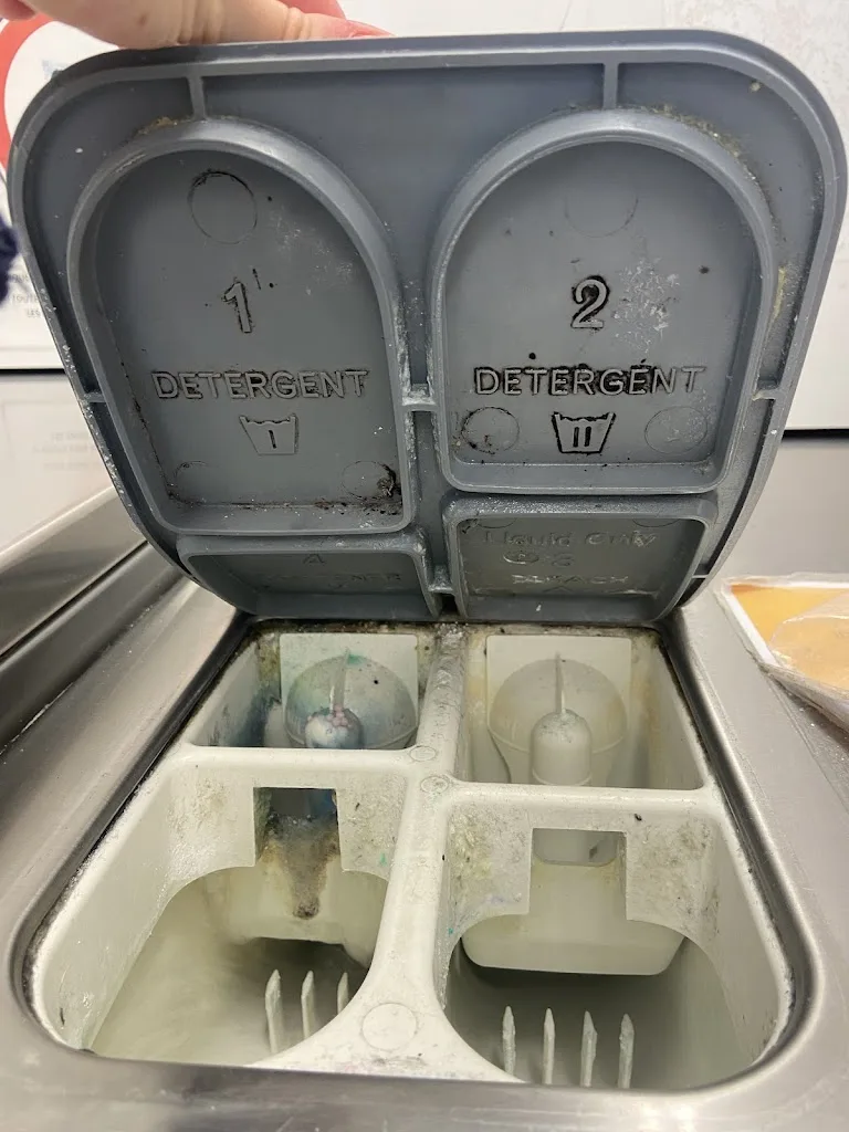 LAVERIE AUTOMATIQUE ESCOFFIER - photo 2