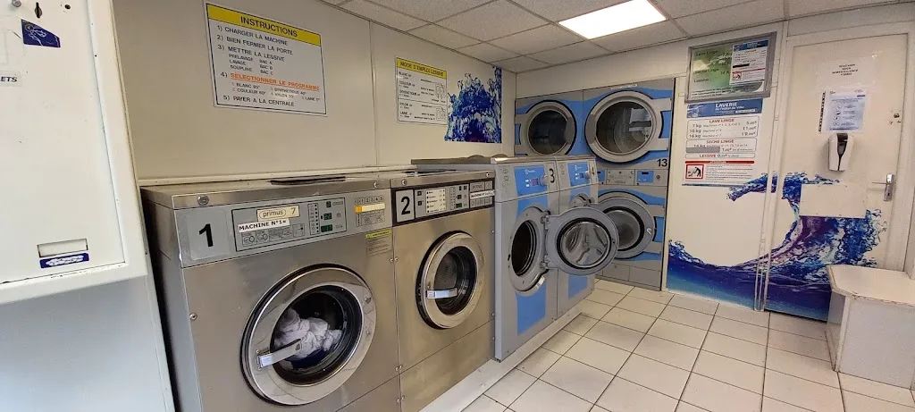 LAVERIE LAVOMATIQUE - LAUNDROMAT Rue de FRANCE FONTAINEBLEAU - photo 1