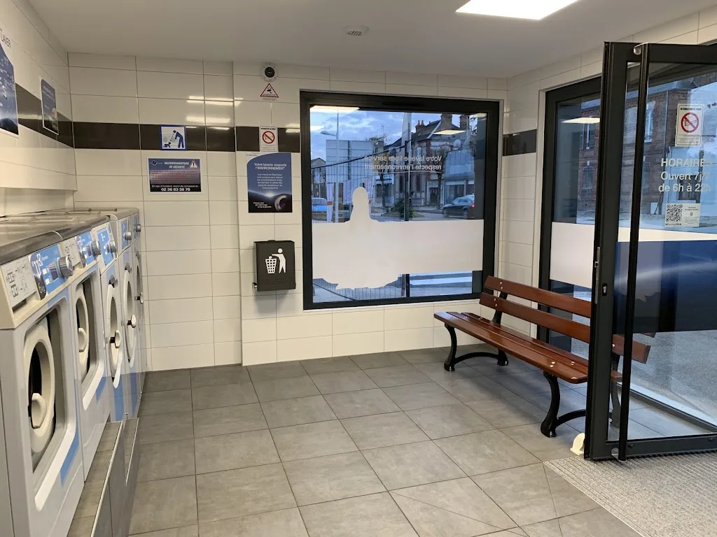 AU BON LAVOIR - 15, AVENUE DE LA REPUBLIQUE - LAVERIE AUTOMATIQUE EN LIBRE-SERVICE (CB acceptée) - photo 1