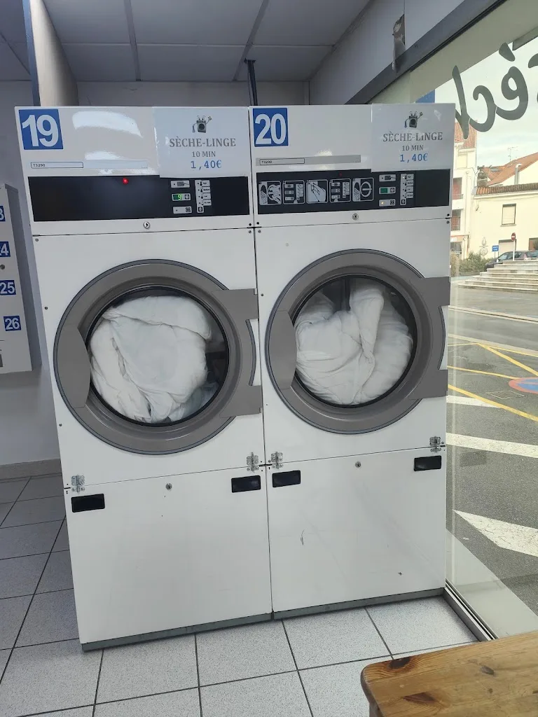 Laverie Revolution Laundry - photo 2