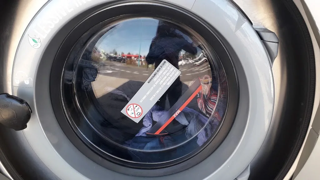 Laverie Revolution Laundry - photo 2