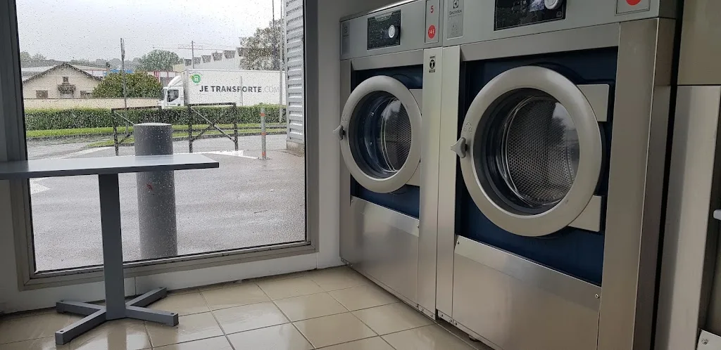 Laverie Revolution Laundry - photo 2