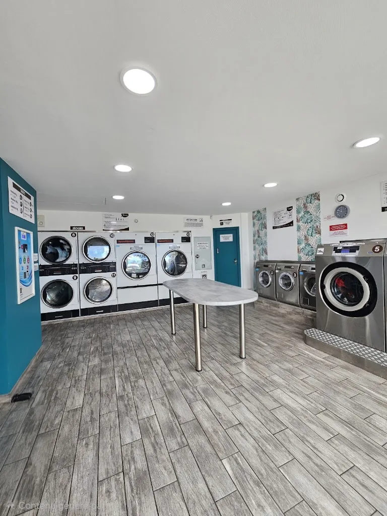 Laverie Revolution Laundry - photo 2