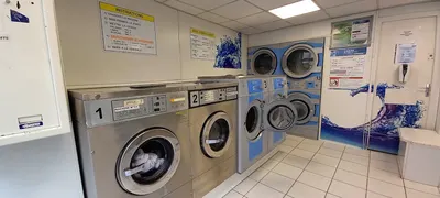 LAVERIE LAVOMATIQUE - LAUNDROMAT Rue de FRANCE FONTAINEBLEAU